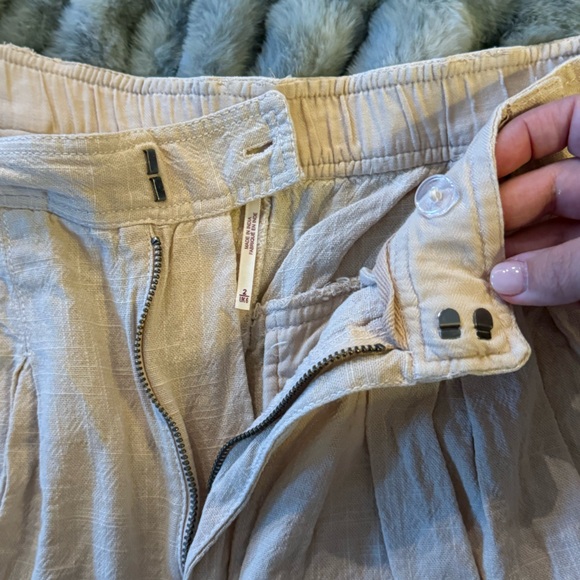 Free People linen blend barrel pants. size 2, run big. - Picture 2 of 7